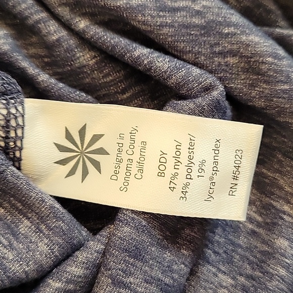 Athleta active butter soft high waisted capris with drop pocket womens size L - Picture 7 of 9